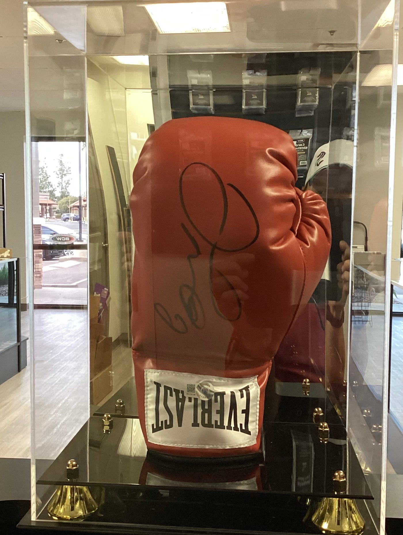Floyd Mayweather Jr. Autographed Boxing Glove in Case Beckett Auth